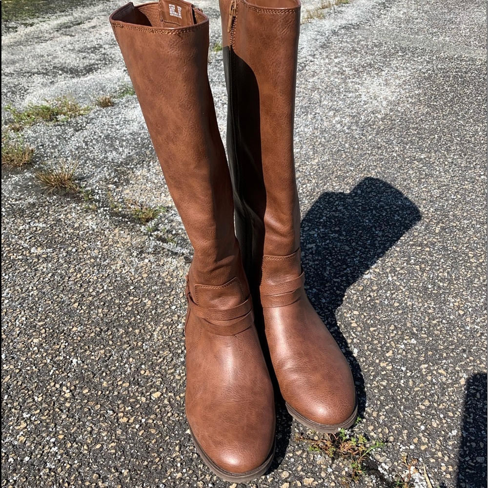Riding boots